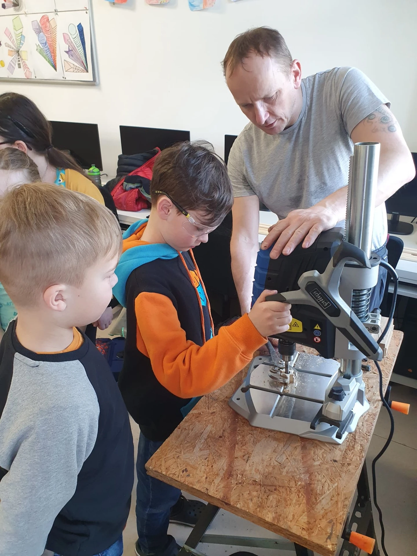 Děti se učí první pomoc